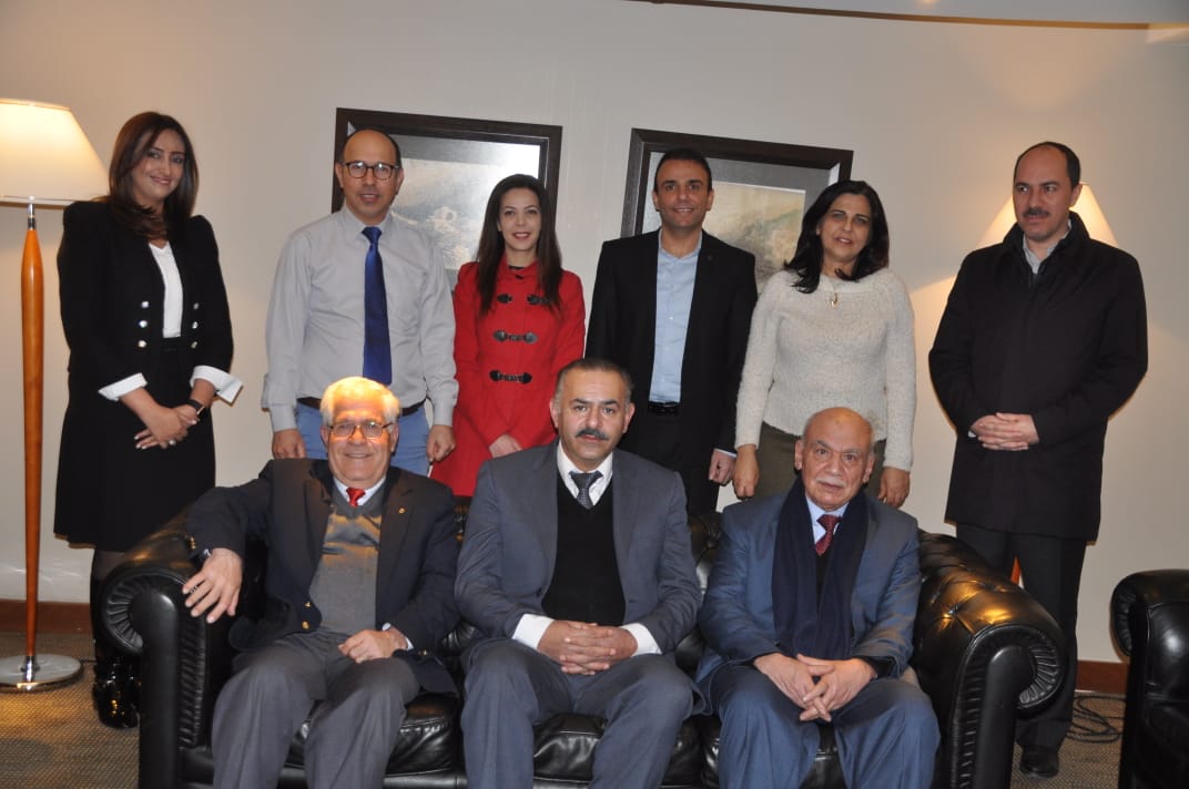 جمعية أطباء العيون ترعى حفلا لتوقيع