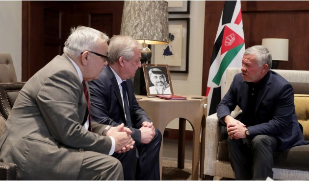 الملك يستقبل وفدا روسيا: ضرورة التوصل