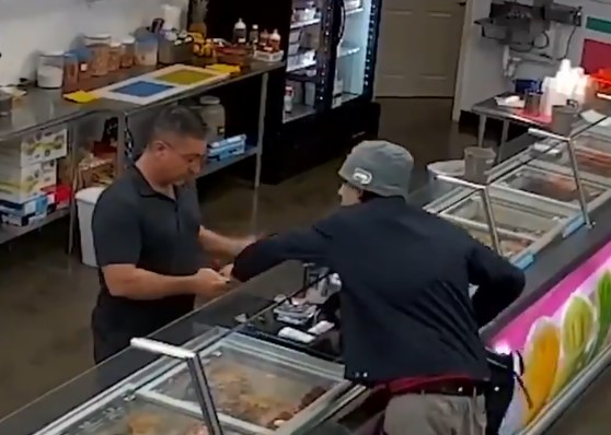 مفاجأة غير متوقعة للص حاول سرقة