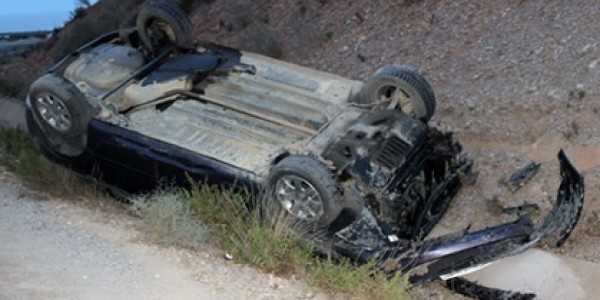 اصابة 6 اشخاص بانقلاب مركبة في