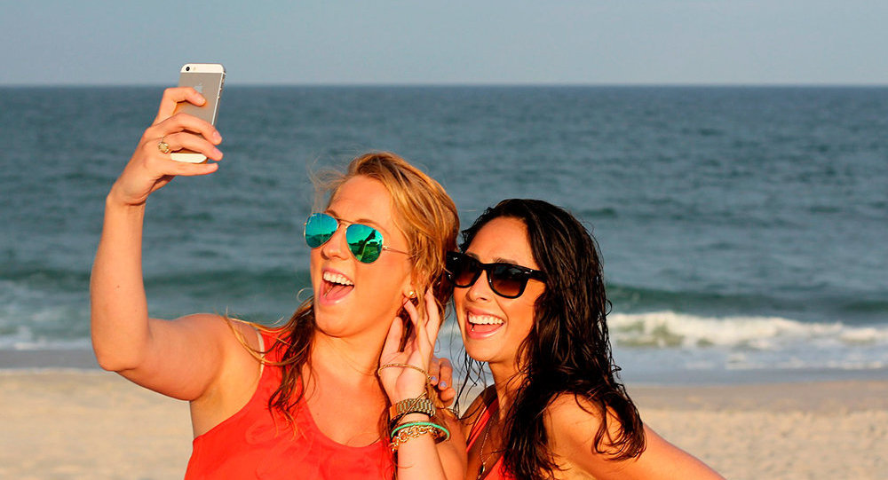 الهواتف الذكية تتسبب بشيخوخة الجلد