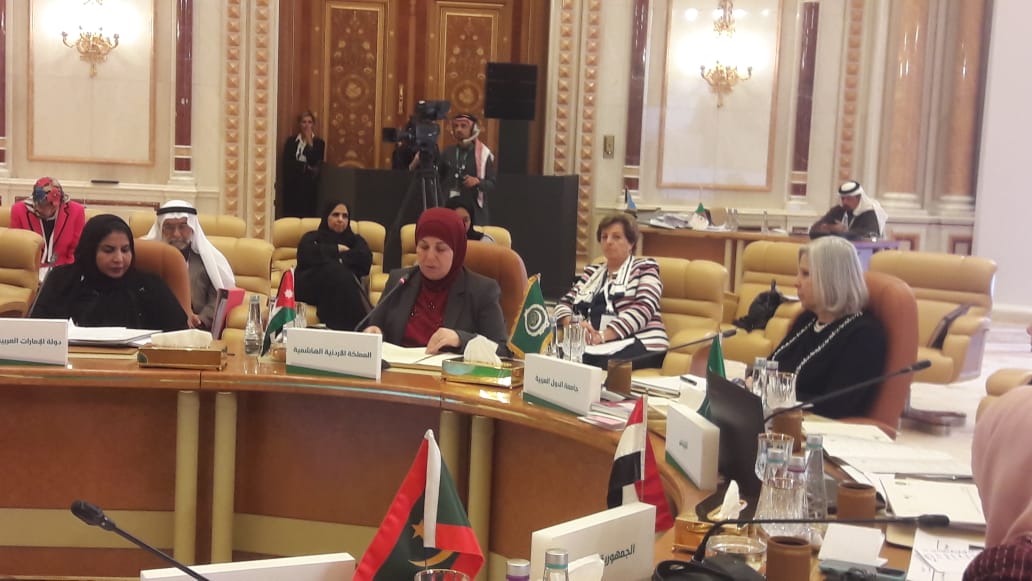 اسحاقات تشارك في اجتماع لجنة المرأة