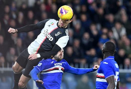 شيخوخة الدماغ تهدد لاعبي الكرات الهوائية