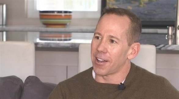 يعرض 25 ألف دولار لمن يعثر