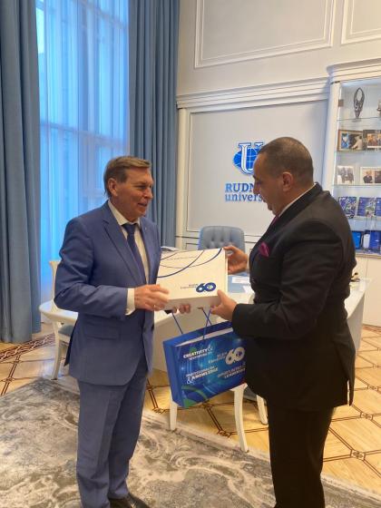 النوايسة يشارك في احتفالات جامعه روسيا