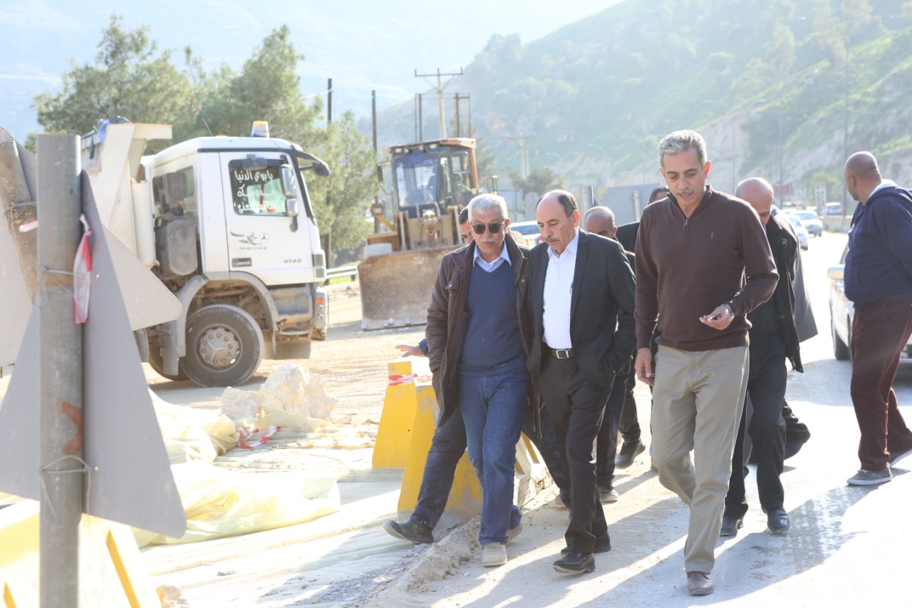 العموش يتفقد أعمال مشروع إعادة تأهيل