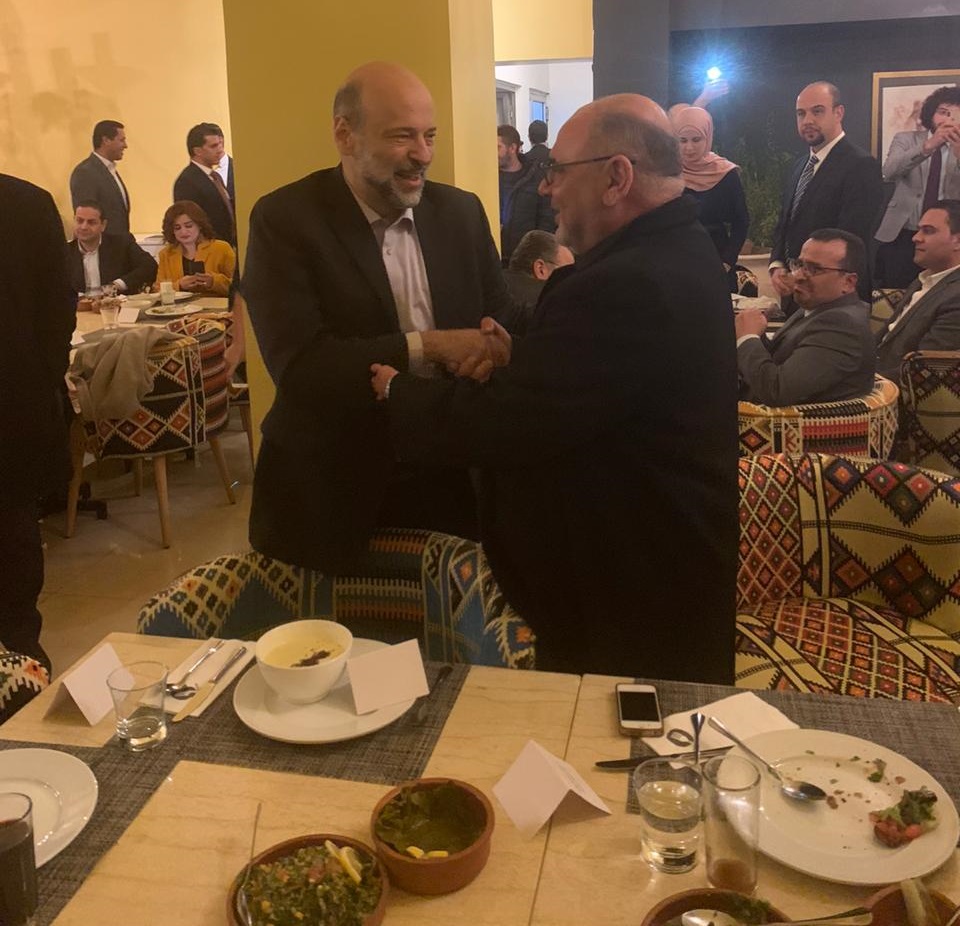 الرزاز يعد الزبون