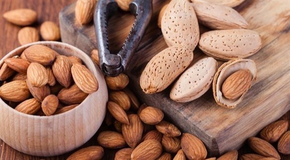 اللوز يحمي من التهاب المفاصل