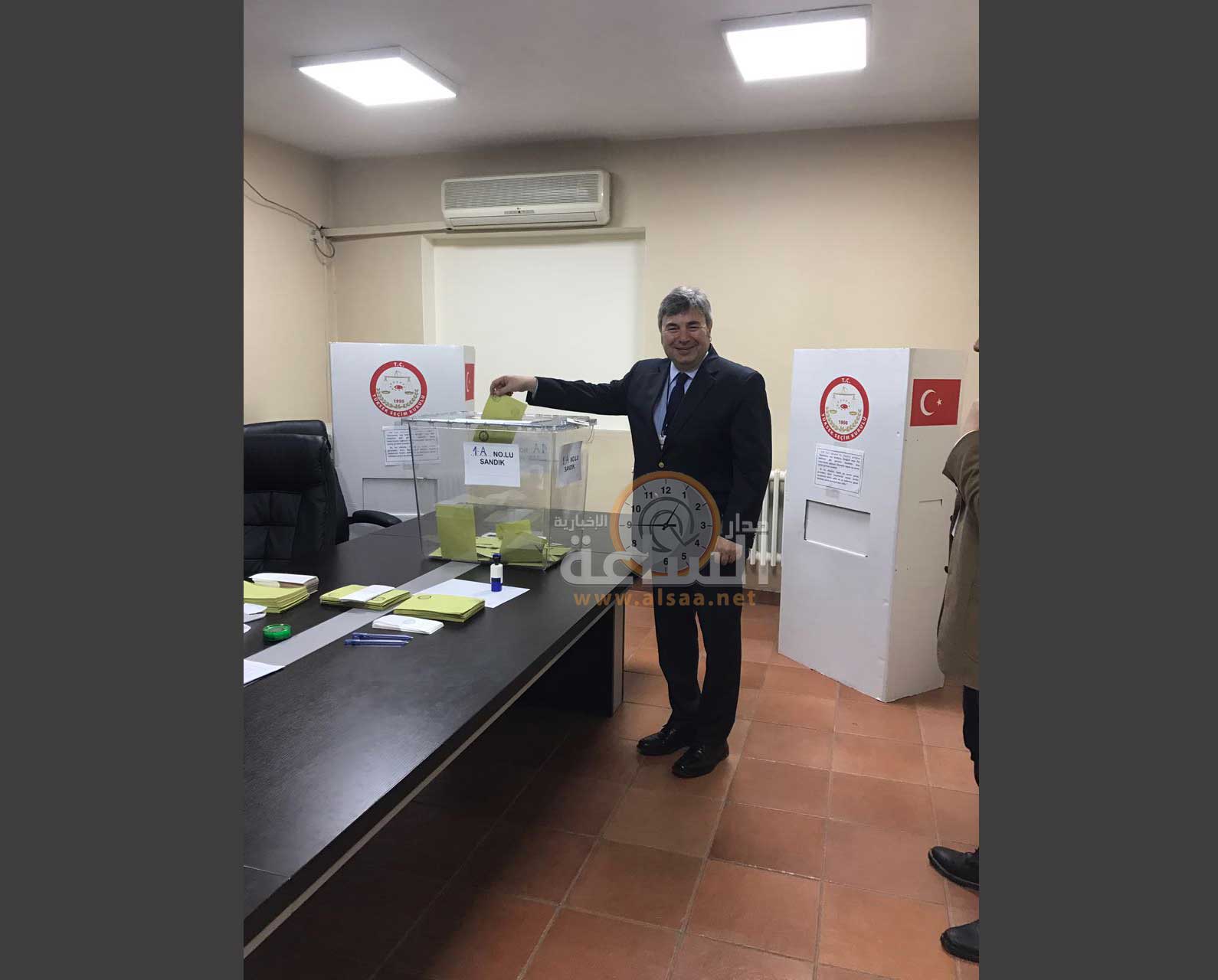 الأتراك بالأردن يدلون بأصواتهم في استفتاء