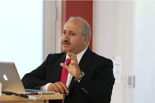 حازم الناصر ينتقد حكومة الرزاز: إلغاء