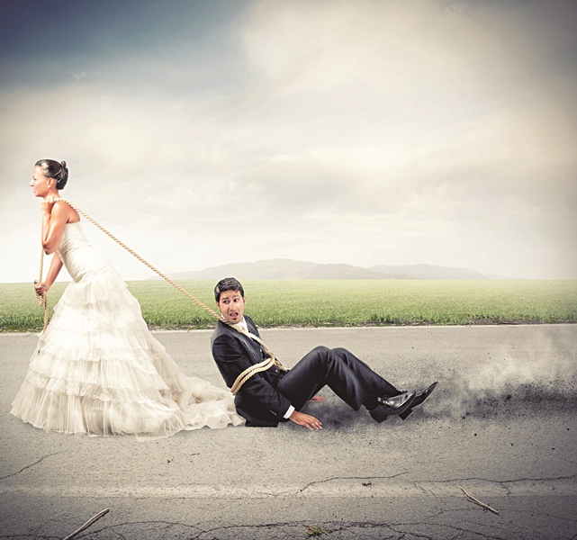 شيخ سعودي: عدم إخبار الزوجة بالزواج