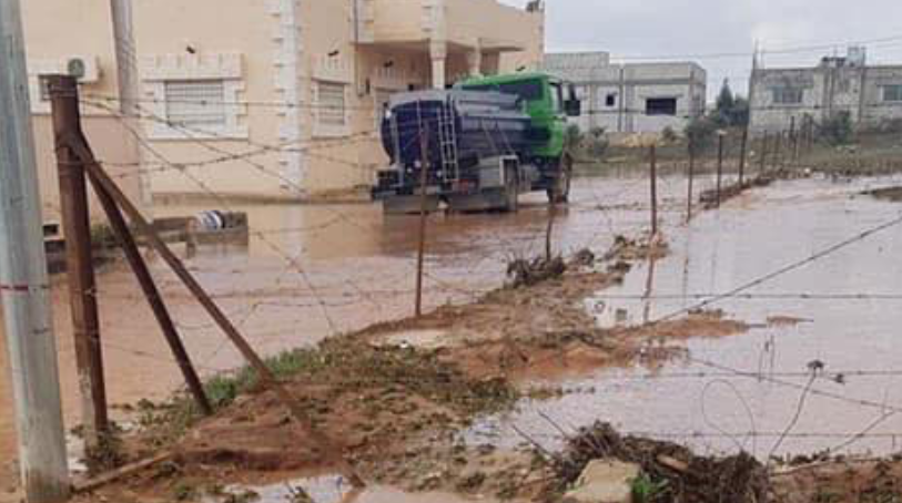 انهيار إحدى البرك الزراعية في الرمثا