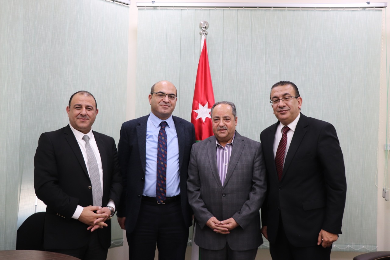 الوطني لتطوير المناهج يبحث التعاون مع