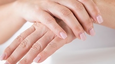 هكذا تواجهين شيخوخة اليدين