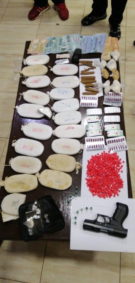 القبض على 1633 1632 اشخاص من