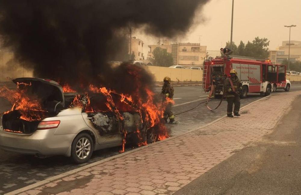 اخماد حريق مركبة في منطقة الرامة