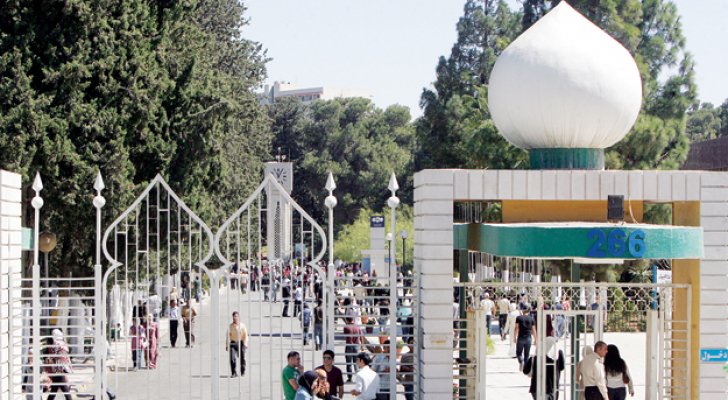 الذهاب إلى الجامعة يضيف 1.37 عام