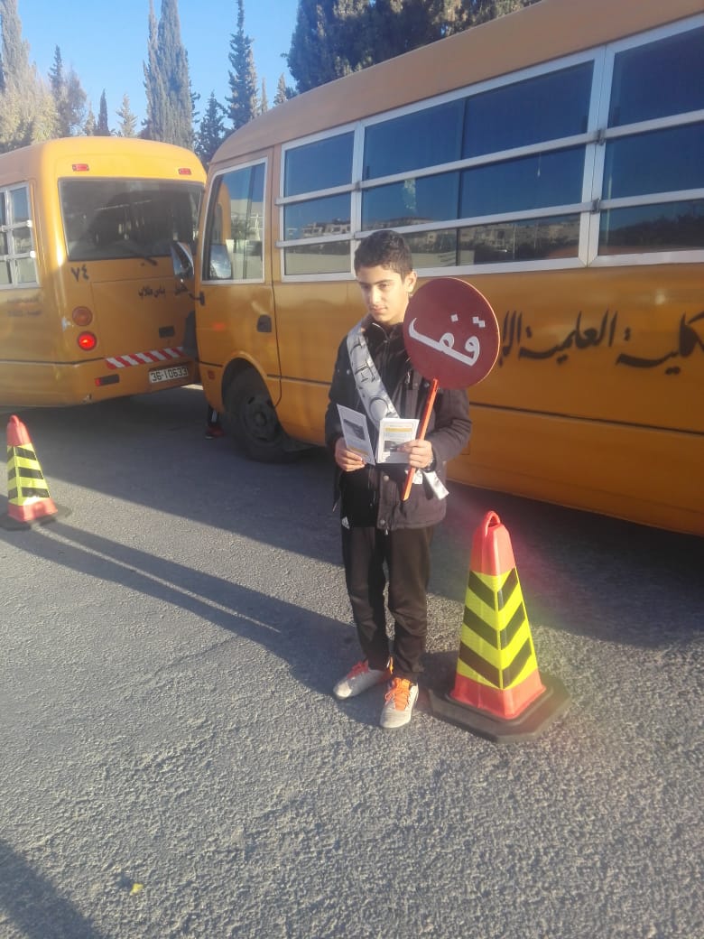 طلاب مدرسة بنين الجبيهة في الكلية