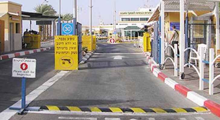 مخاوف أمنية تدفع الاحتلال إلى إغلاق