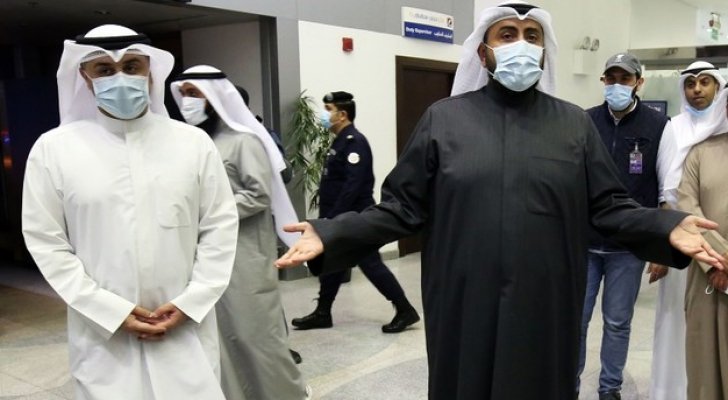 الإمارات تحذر مواطنيها من السفر لعدة