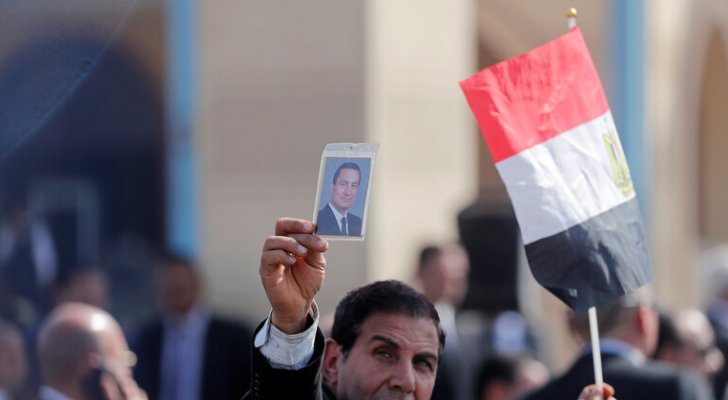 مواطن مصري ينتحر حزنا على وفاة