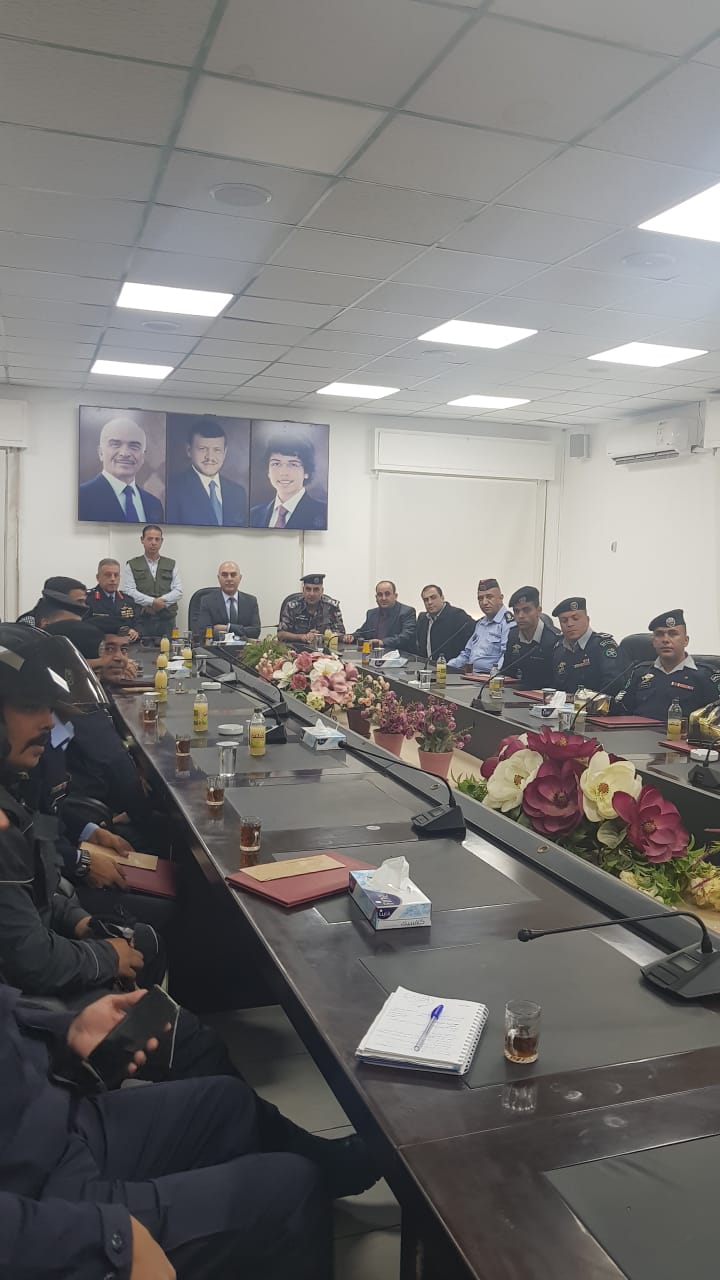 محافظ العقبة يكرم كوادر الدفاع المدني