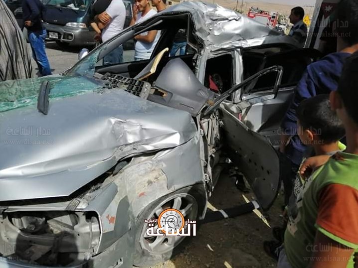 تحويل السير على طريق الزرقاء -