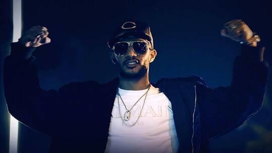 محمد رمضان يغني: أنا في البلد