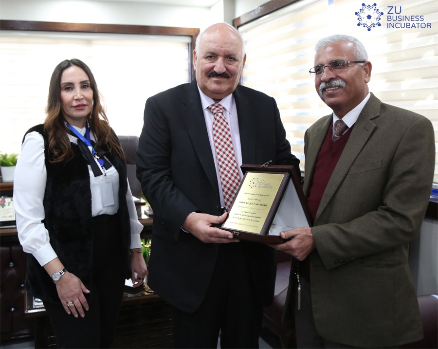 افتتاح حاضنة الاعمال في جامعة الزرقاء
