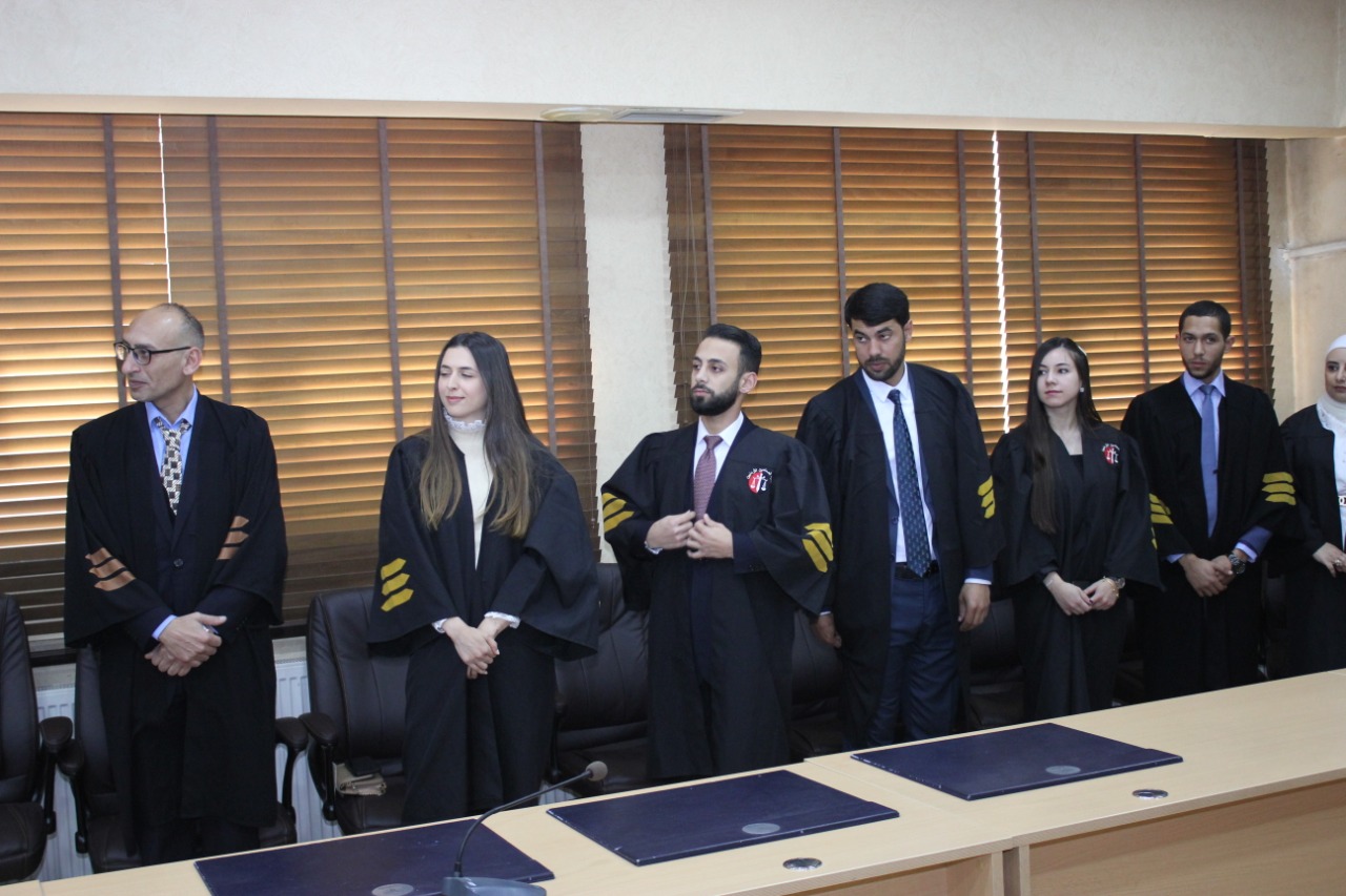 35 محاميا يؤدون اليمين القانونية أمام