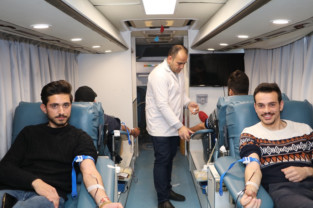 جامعة الزرقاء تنظم حملة تبرع بالدم