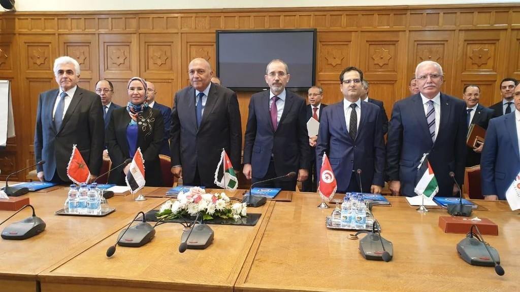 الصفدي يحذر من الأزمات التي تواجه