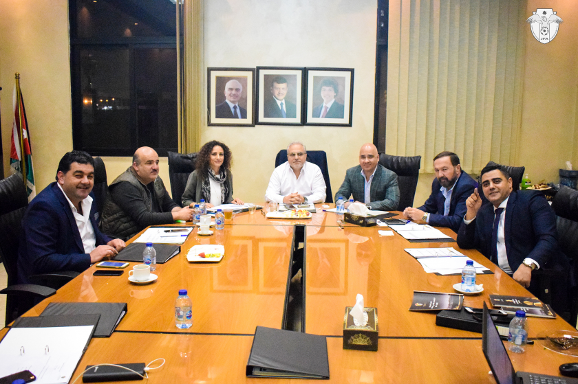 اتحاد كرة القدم يعيد تشكيل اللجان..