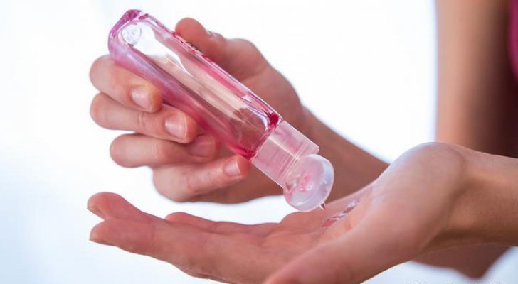 الاستهلاكية المدنية توفر للأردنيين المواد المعقمة