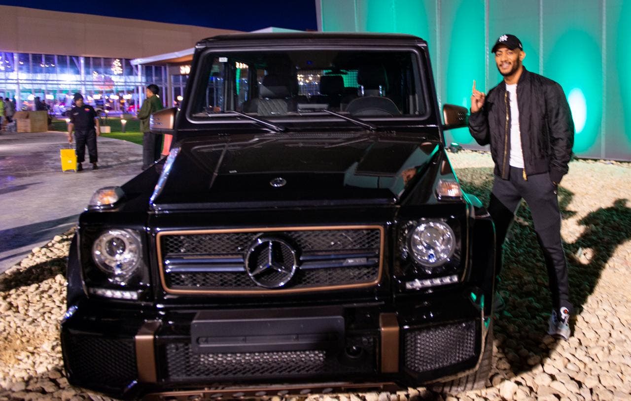 محمد رمضان يرد على متابع طالبه