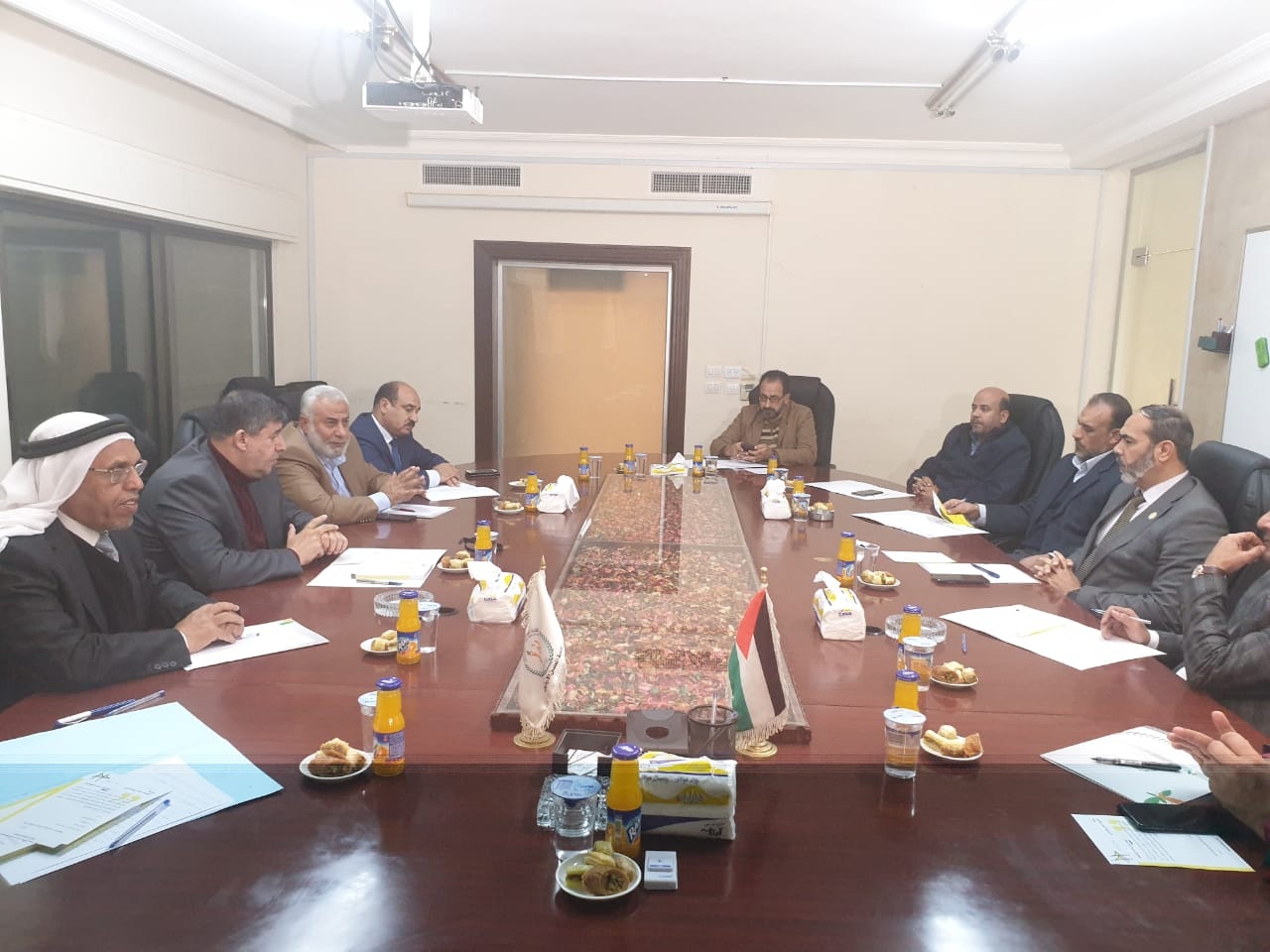 فلسطين النيابية تتوافق مع نقابة المعلمين