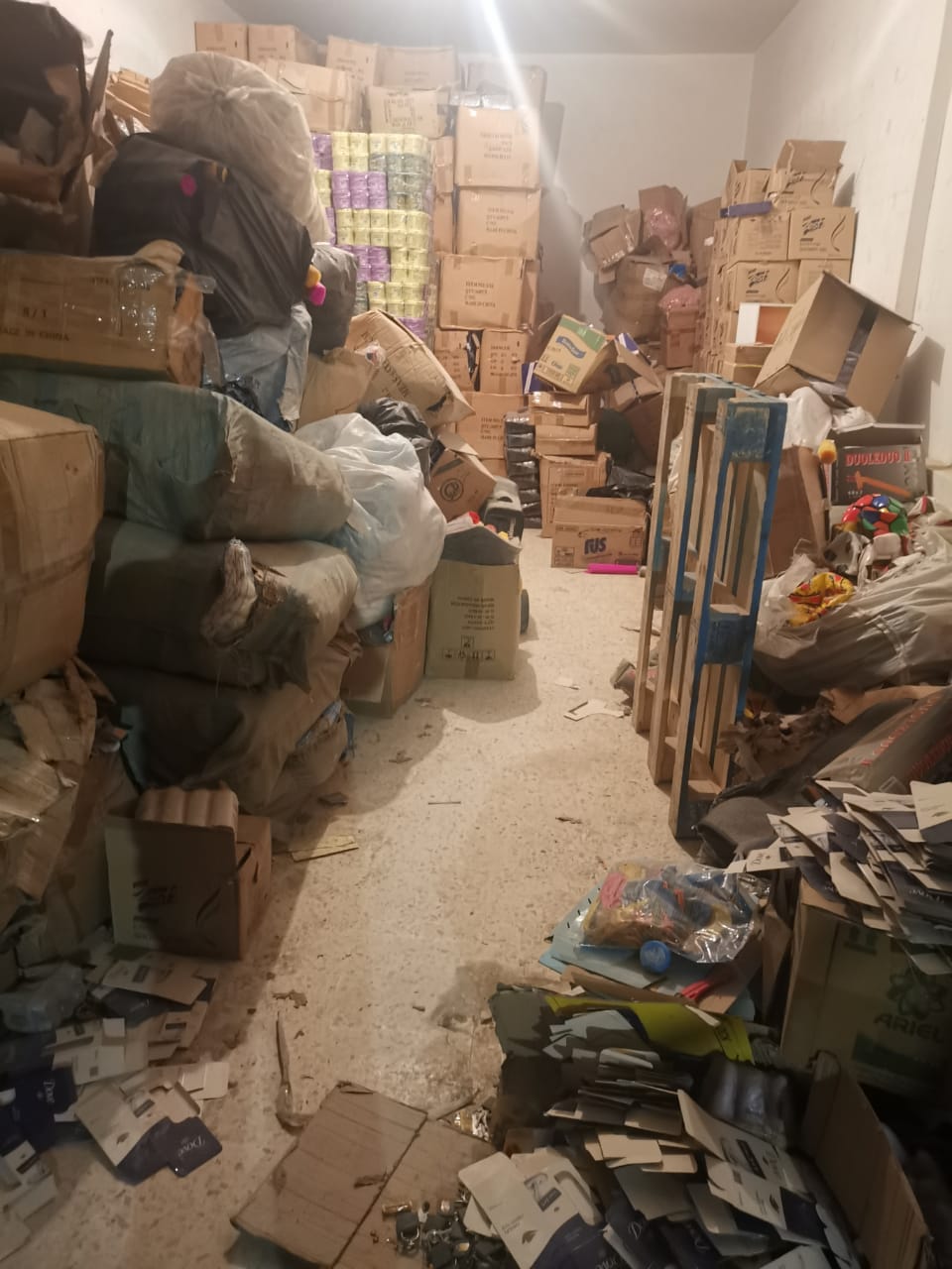 الجمارك تضبط كميات من الدخان والمعسل