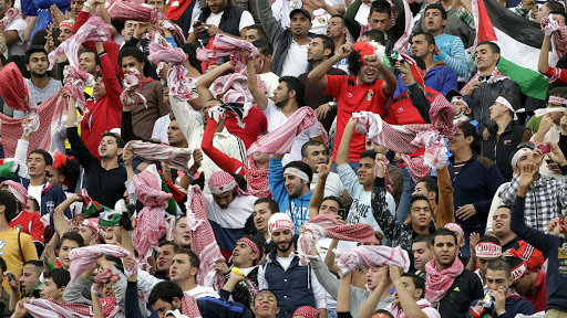 الحكومة تدرس وقف الحضور الجماهيري لمباريات