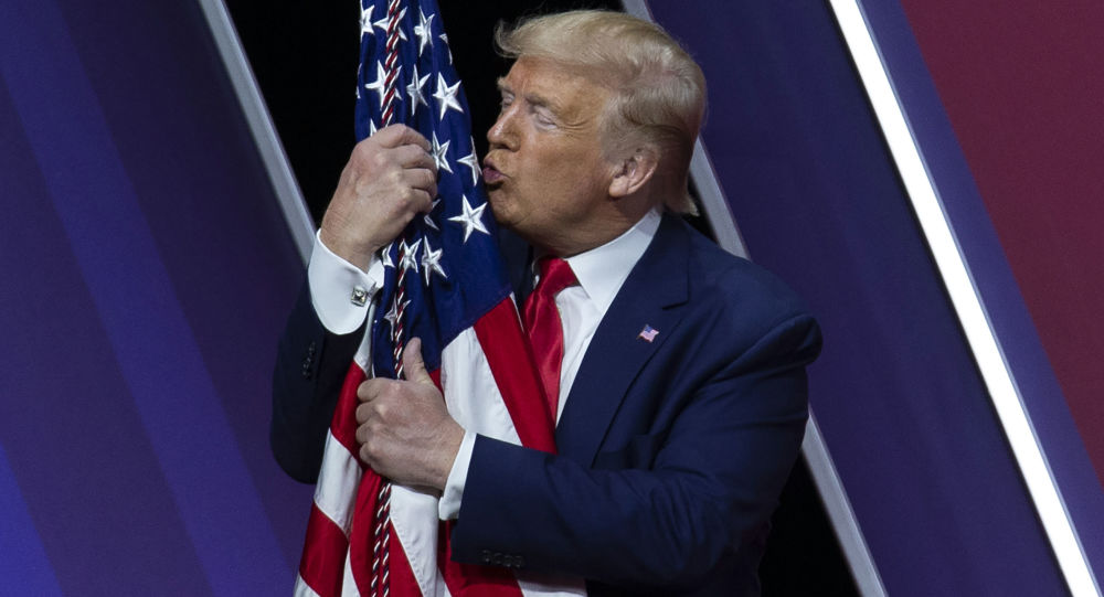 ترامب يكشف حقيقة إصابته بفيروس كورونا