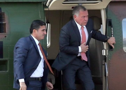 الملك يغادر أرض الوطن