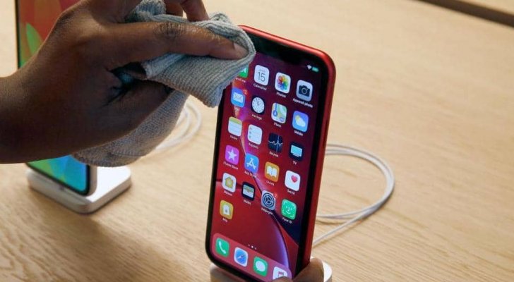 كيف تنظف هاتفك في زمن تفشي