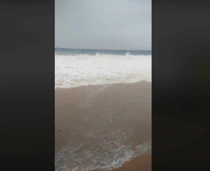 العقبة.. ايقاف الحركة الملاحية واغلاق الشواطئ