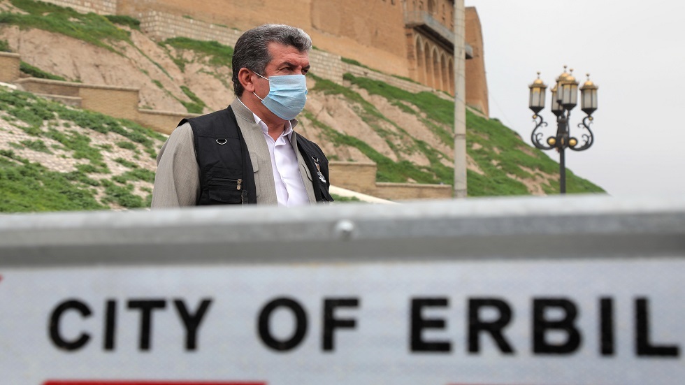 طبيب عيون ينقل عدوى كورونا لمرضاه