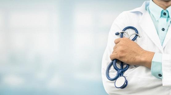 تأجيل امتحان الكفاءة الجامعية لطلبة الطب