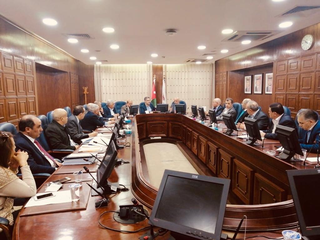 الضمان وتجارة عمان تبحثان سبل التخفيف