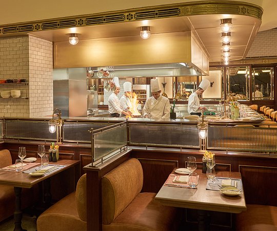 الحكومة: يمنع على المطاعم والمقاهي استقبال