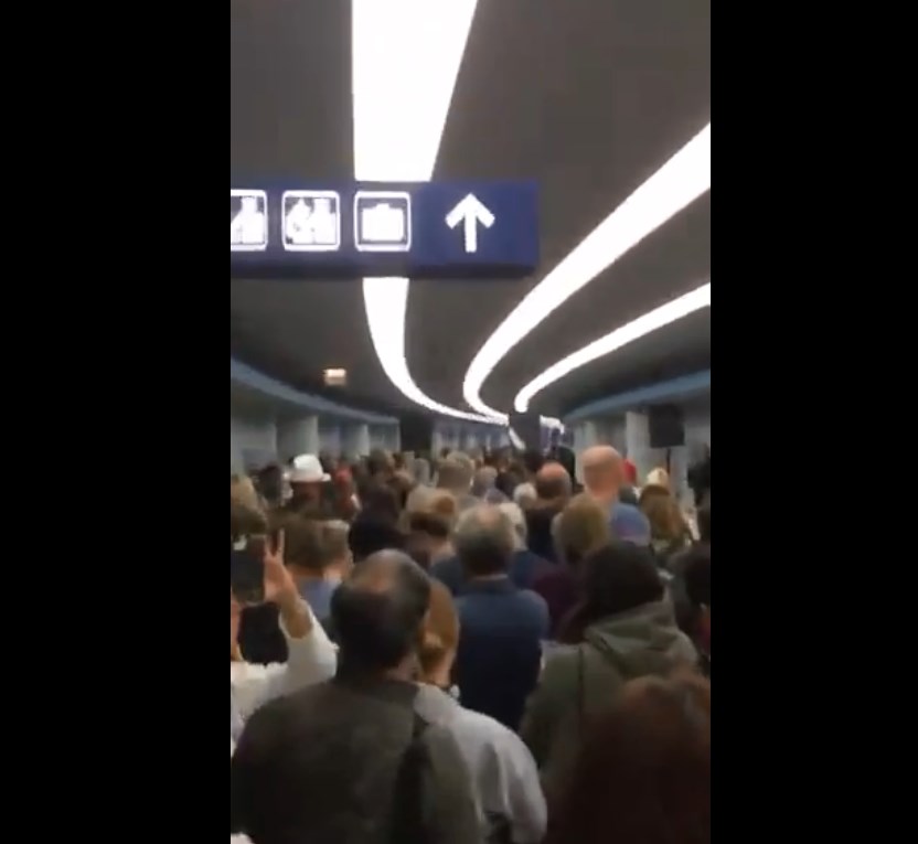 شاهد.. مقارنة بين مطاري دالاس فورت