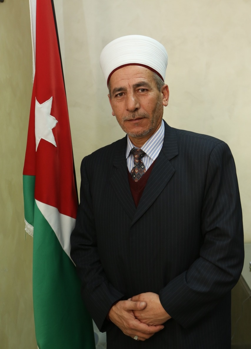 رئيس المجلس القضائي كمال الصمادي يعتذر