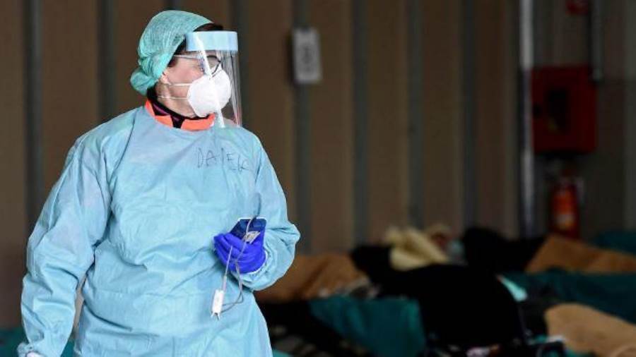 خيمة لتوصيل احتياجات المحجور عليهم من