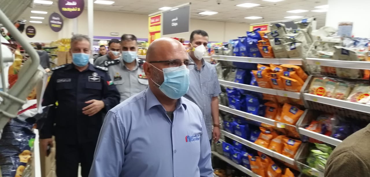 محافظ العقبة يتفقد المخابز ويوجه رسالة